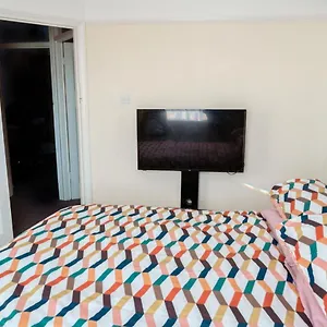  Homestay Exclusive 26 United Kingdom