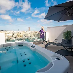  Apartment The Address Seafront With Hot Tub Malta